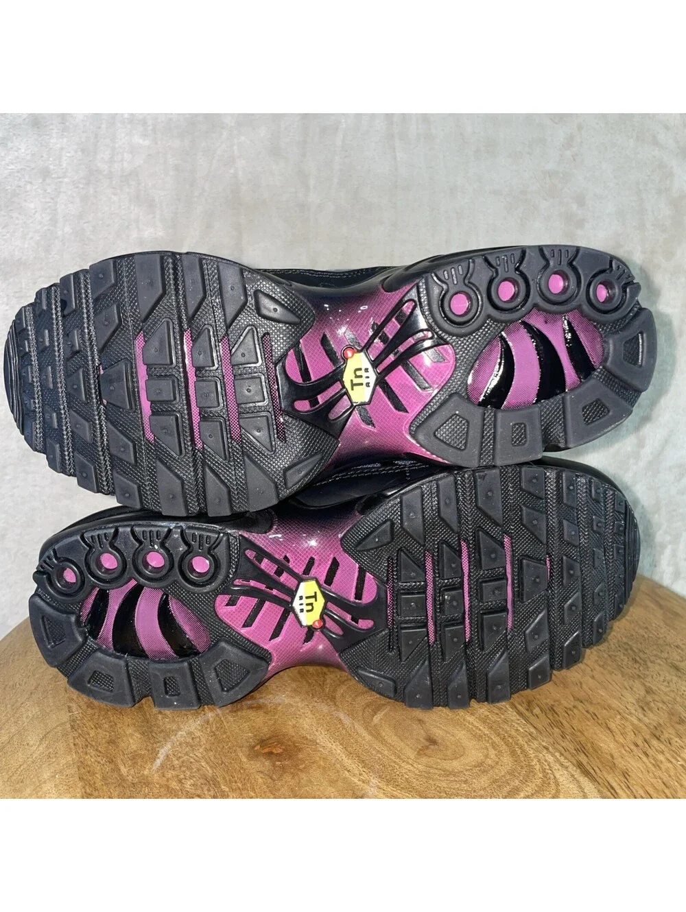 Nike Air Max Plus TN 'Pink Black Gradient’ Sneakers BRAND NEW - 5.5Y Or 7W SLD